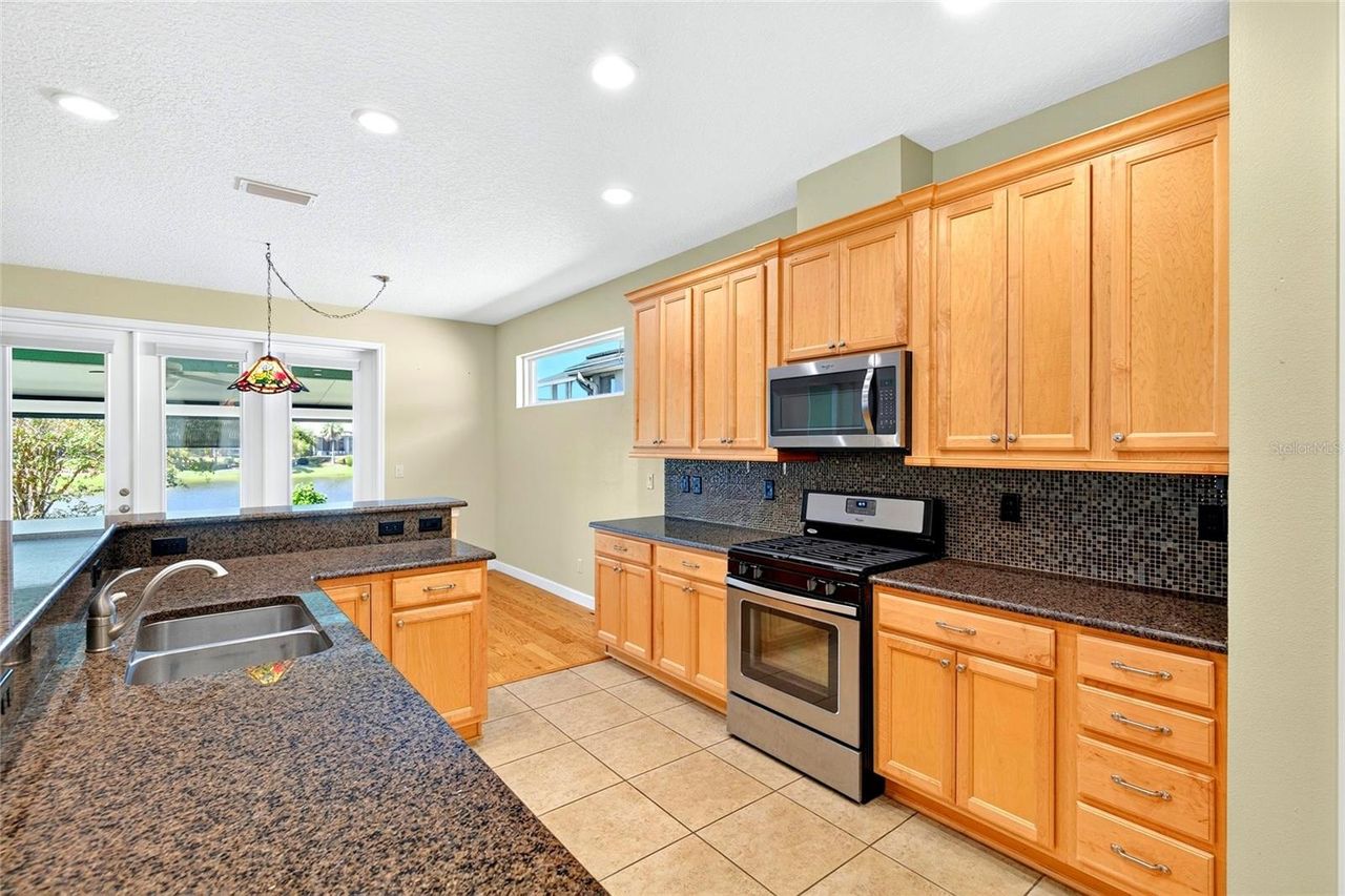 8301 BRIDGEPORT BAY CIRCLE — photo 7