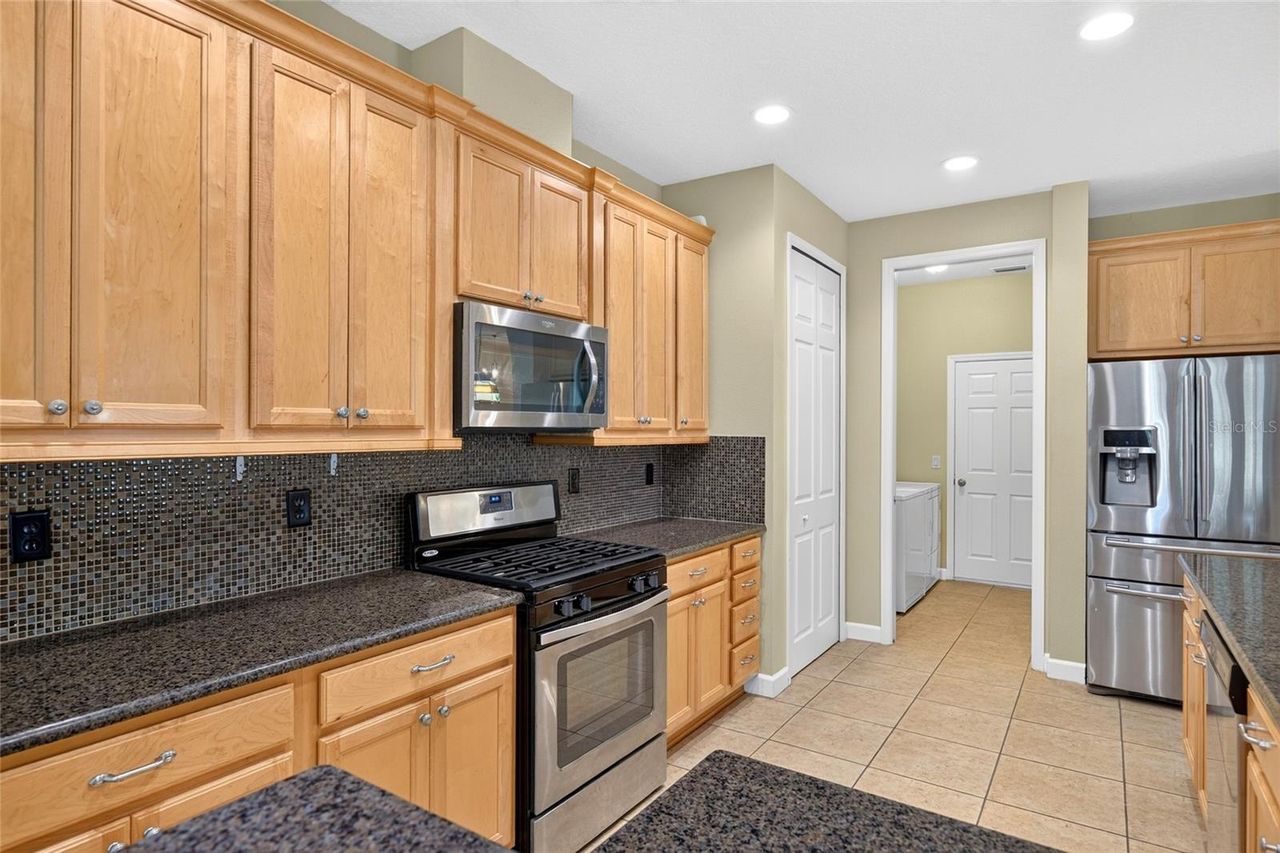 8301 BRIDGEPORT BAY CIRCLE — photo 9