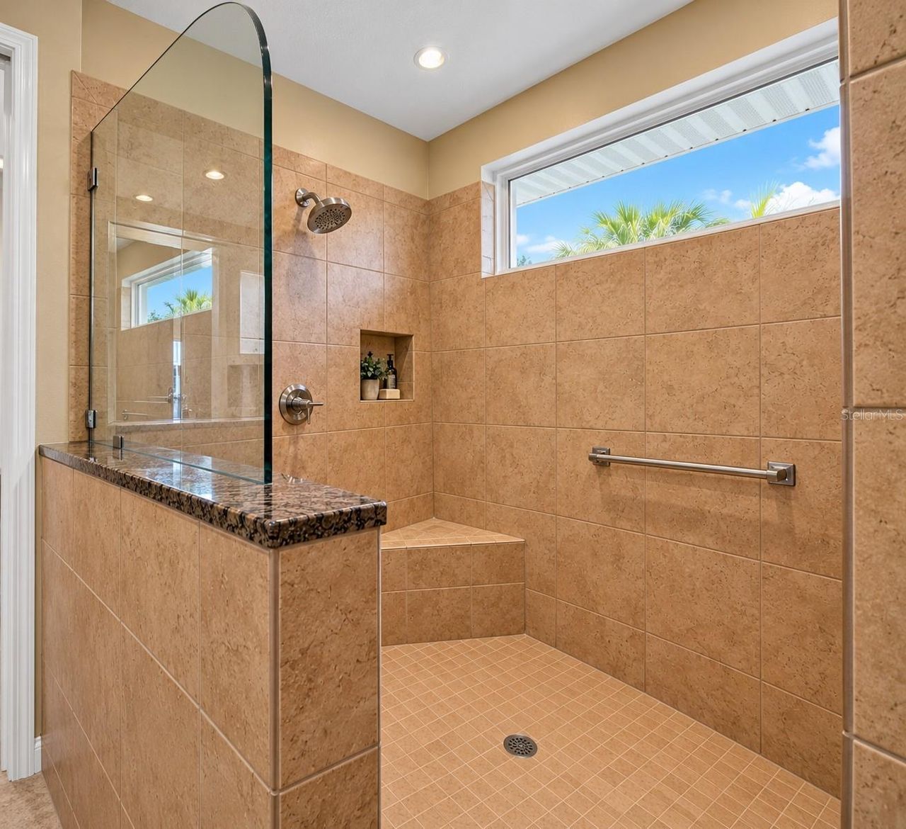 8301 BRIDGEPORT BAY CIRCLE — photo 18