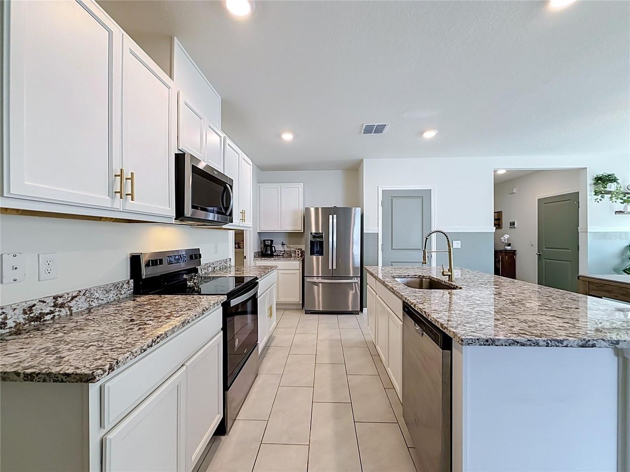 182 AMBERWOOD WAY — photo 10