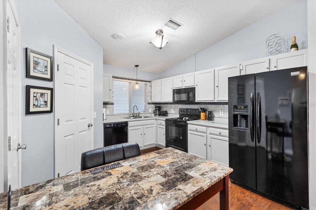 406 DEL MAR DRIVE — photo 11