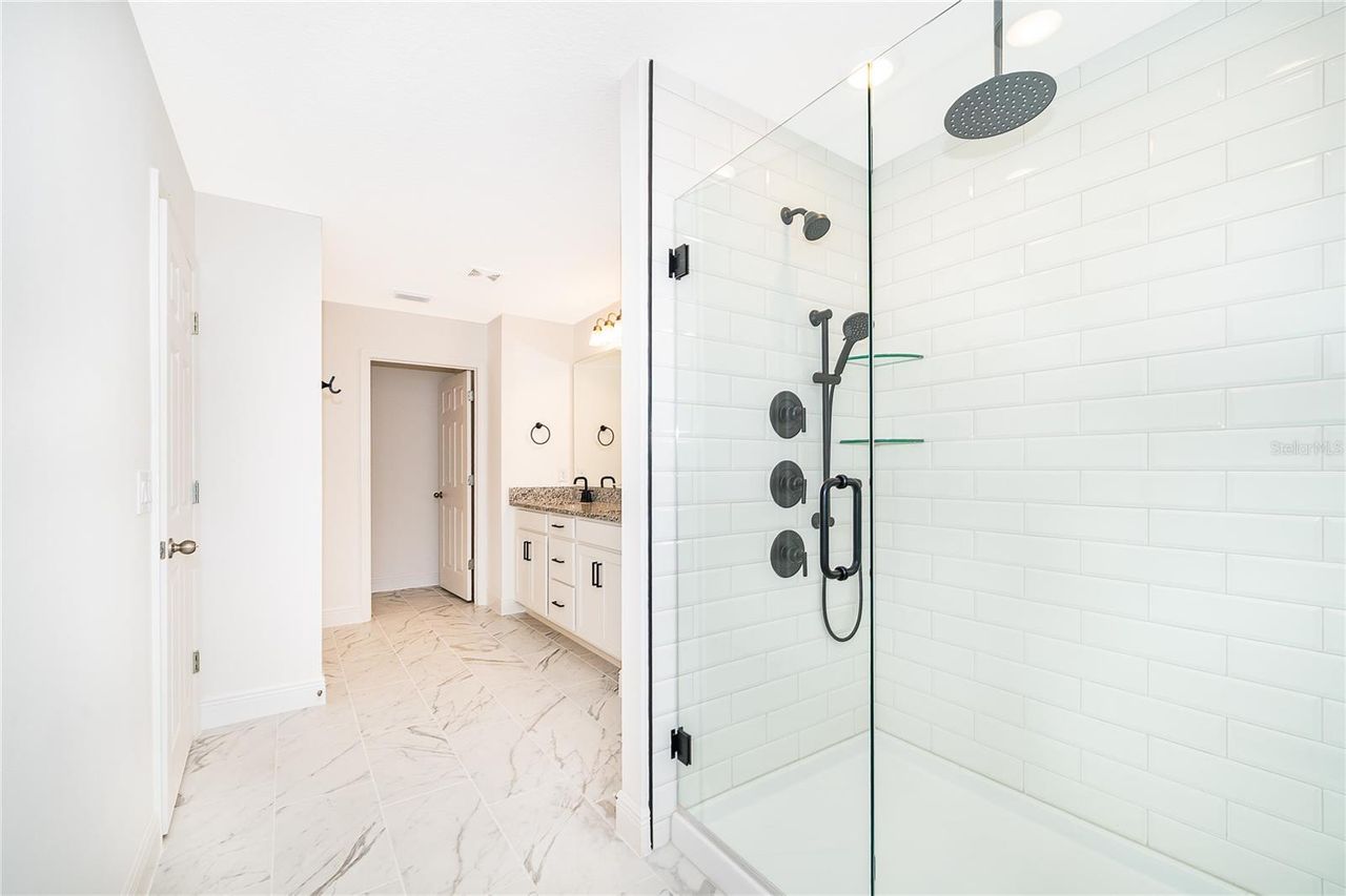 380 LEMONGRASS ROAD — photo 30