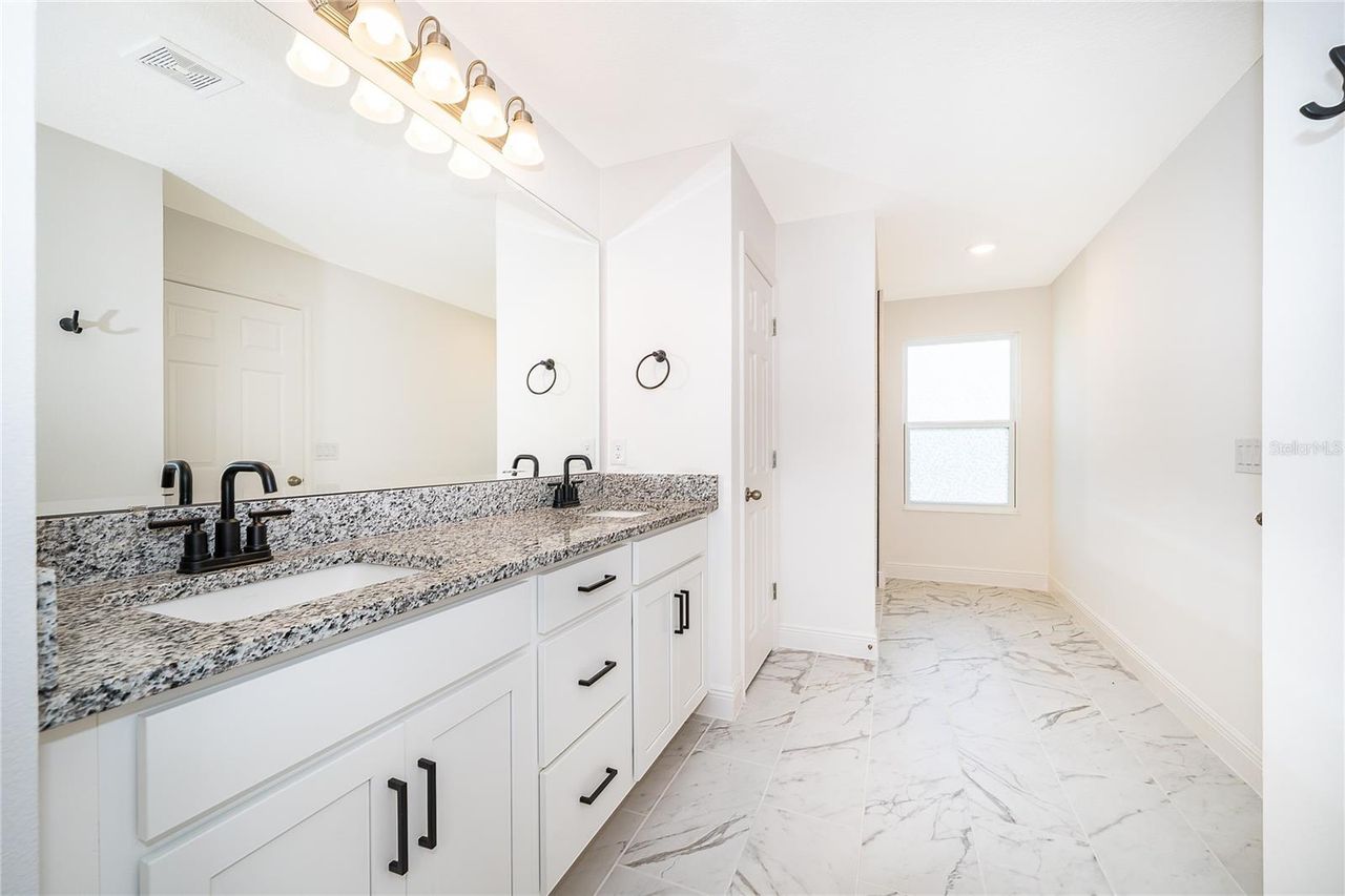 380 LEMONGRASS ROAD — photo 31