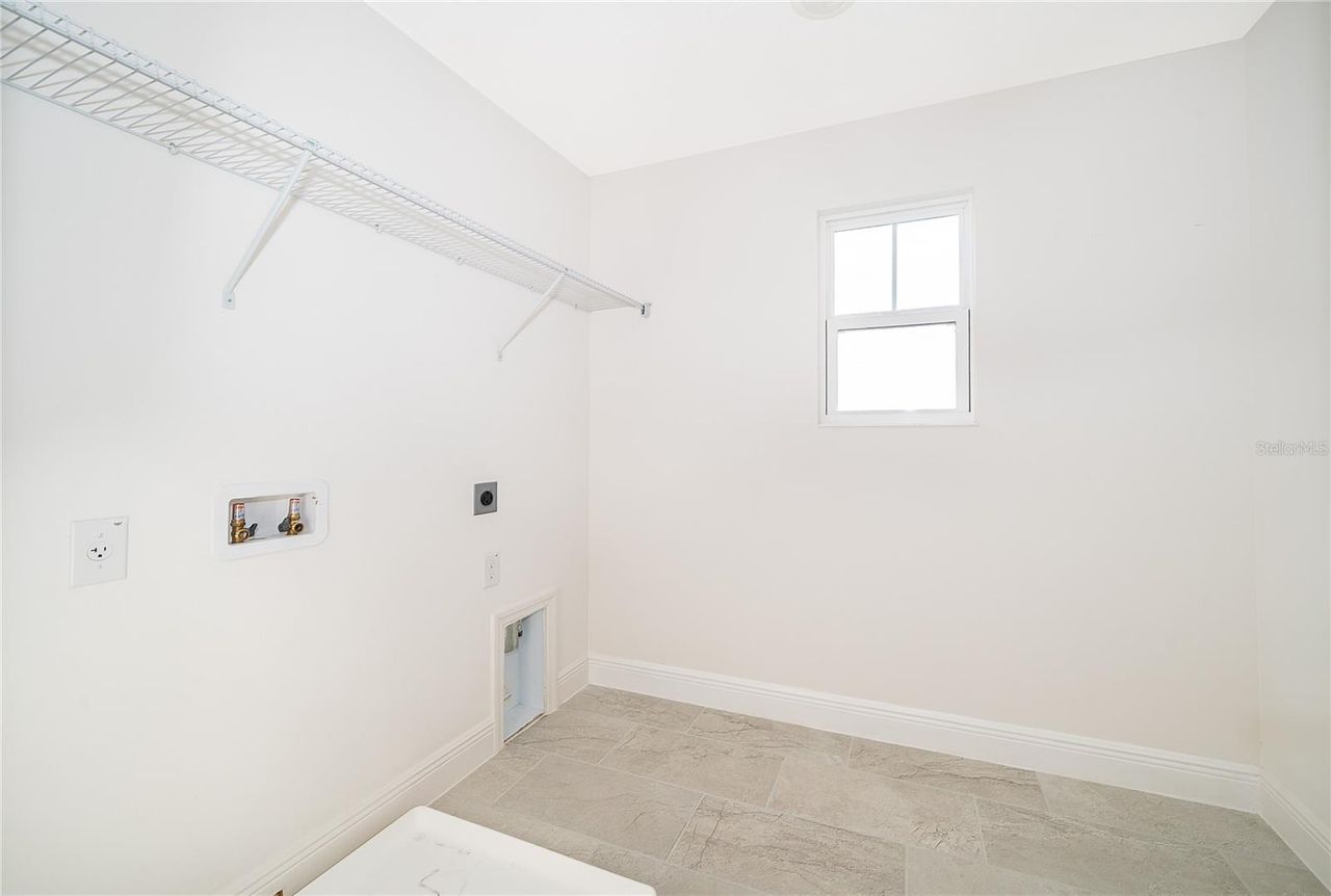 380 LEMONGRASS ROAD — photo 32