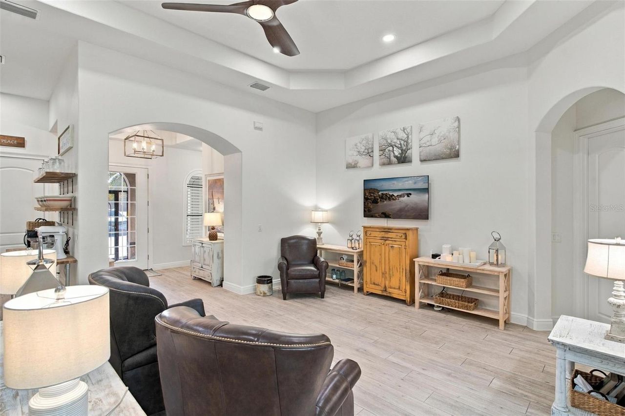 5084 GREENS DRIVE — photo 11