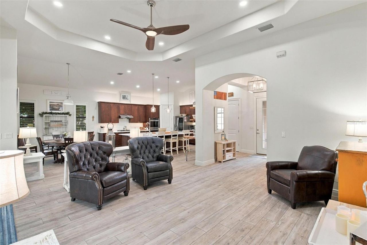 5084 GREENS DRIVE — photo 12