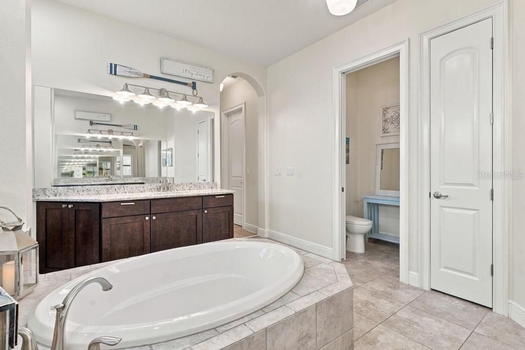 5084 GREENS DRIVE — photo 30