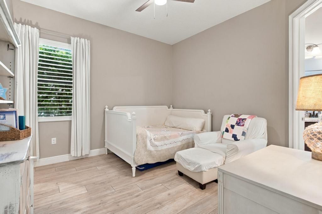 5084 GREENS DRIVE — photo 31