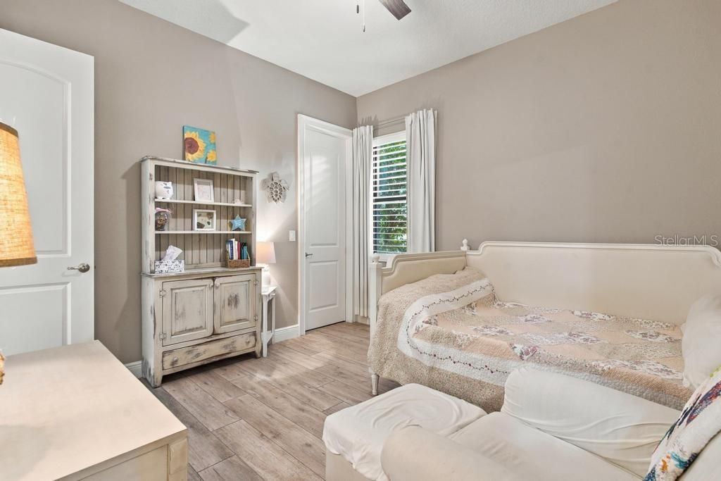 5084 GREENS DRIVE — photo 32
