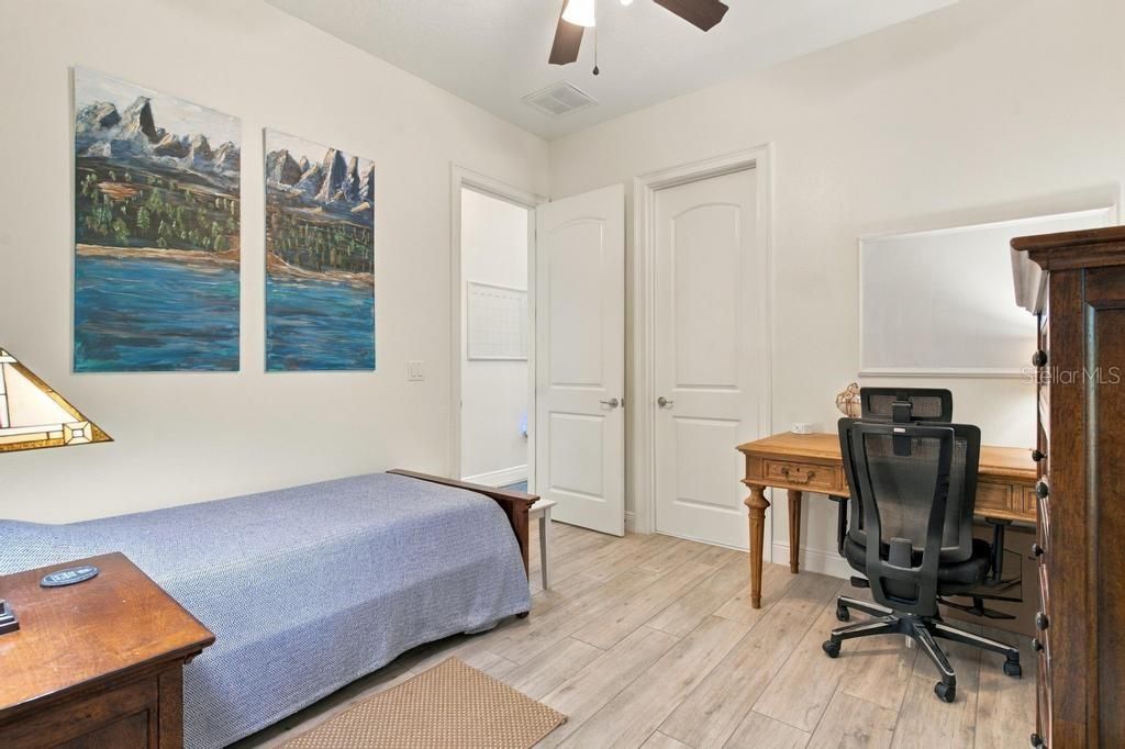 5084 GREENS DRIVE — photo 35