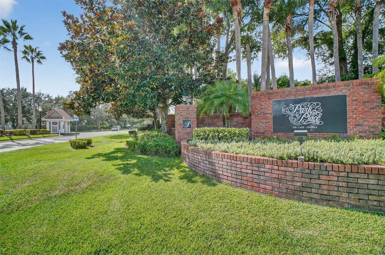 19134 PARK PLACE BOULEVARD — photo 2