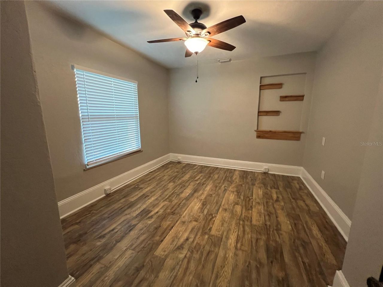 494 BRAINARD AVENUE — photo 15