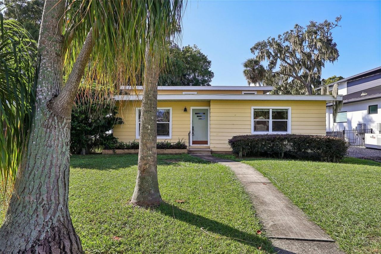 722 LAKE DORA DRIVE — photo 1