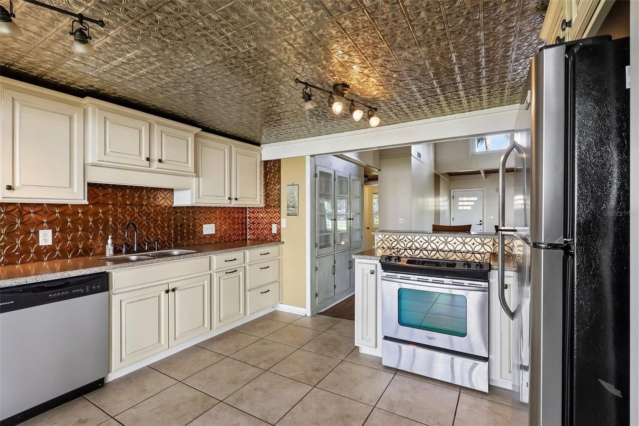 722 LAKE DORA DRIVE — photo 14