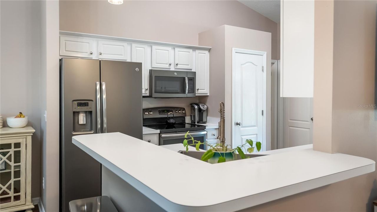 245 VALLEY EDGE DRIVE — photo 4