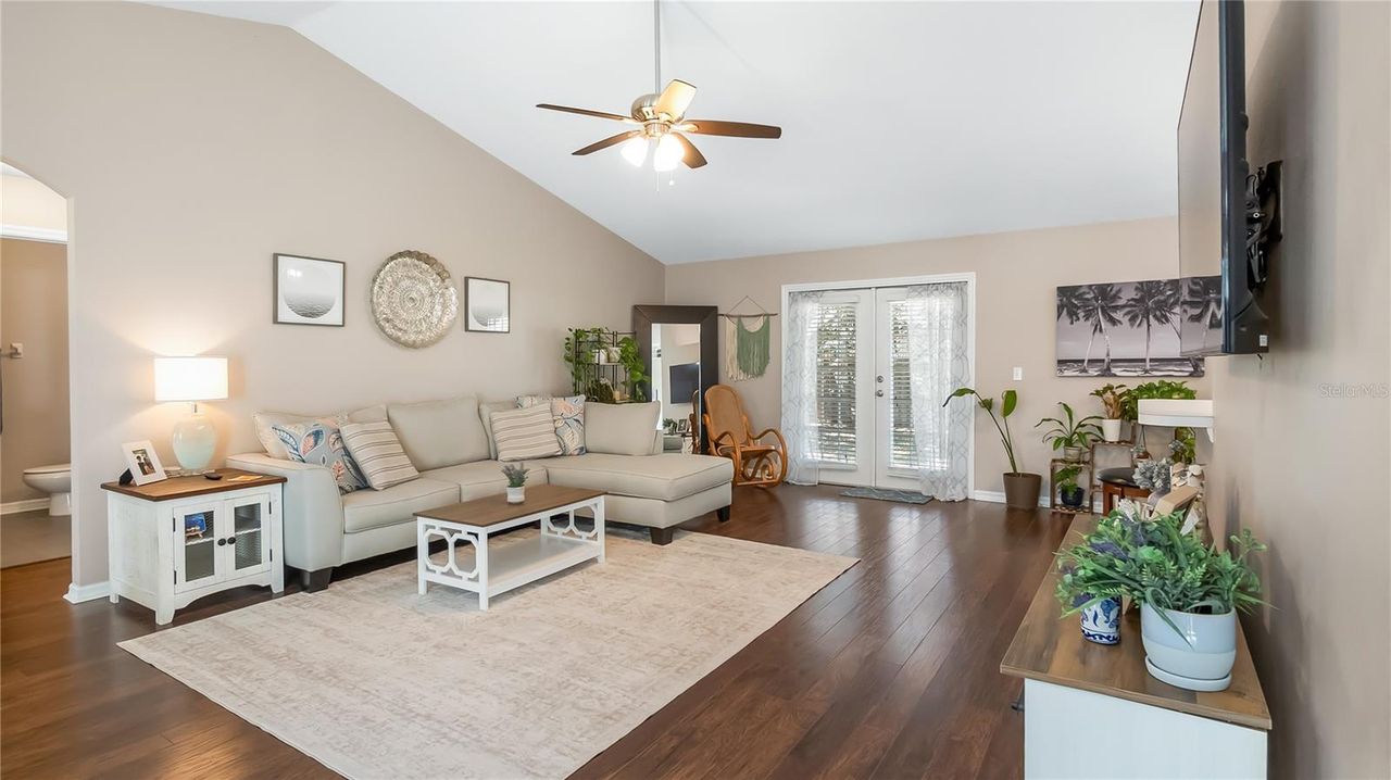 245 VALLEY EDGE DRIVE — photo 9