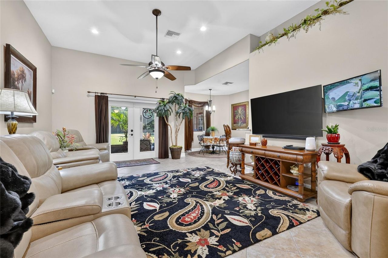 42626 ROYAL TRAILS ROAD — photo 4