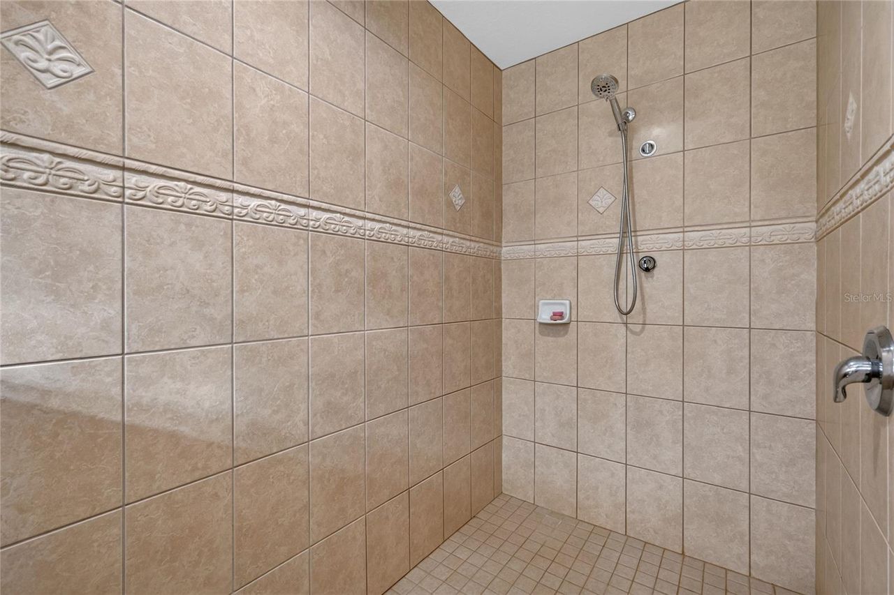 42626 ROYAL TRAILS ROAD — photo 18