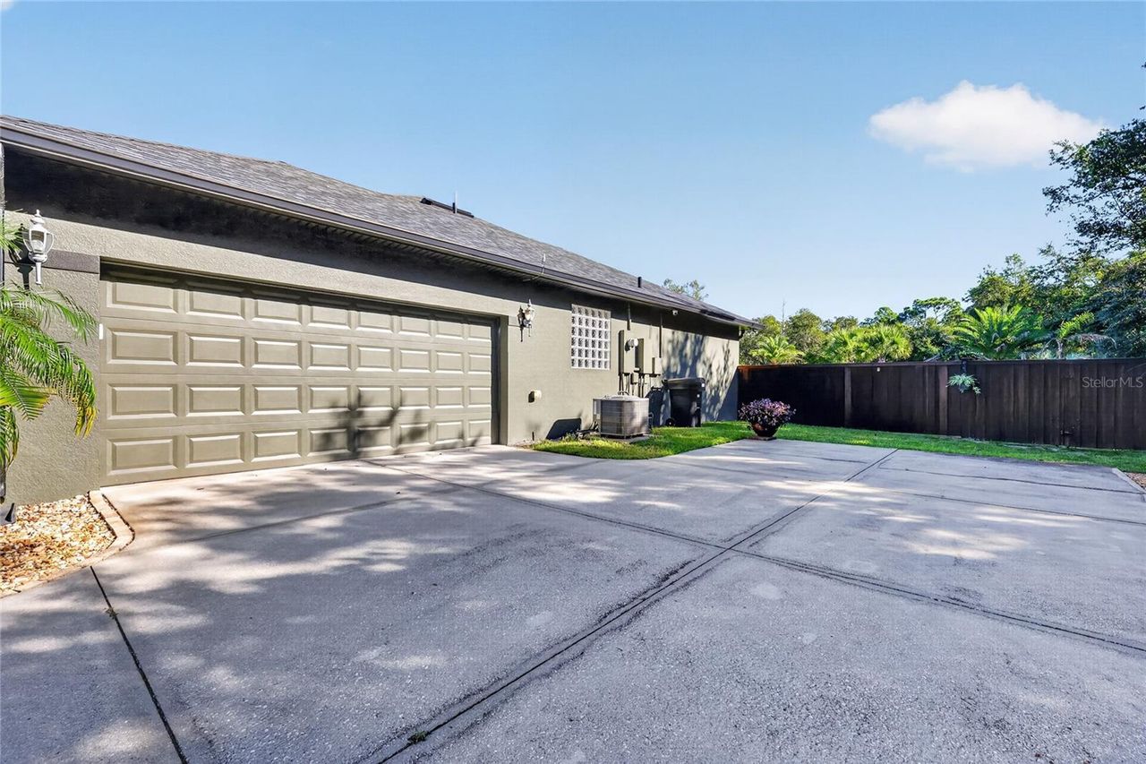 42626 ROYAL TRAILS ROAD — photo 32