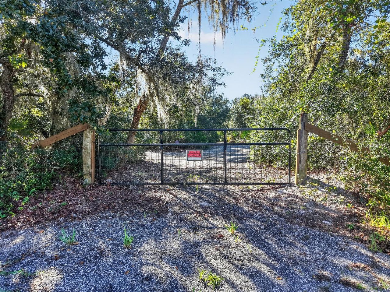 42626 ROYAL TRAILS ROAD — photo 44