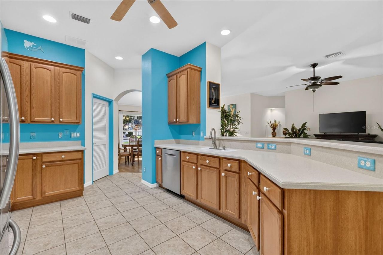 6121 HUNTERS RIDGE AVENUE — photo 12