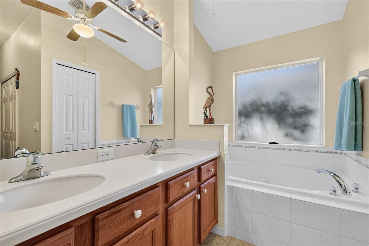 6121 HUNTERS RIDGE AVENUE — photo 26