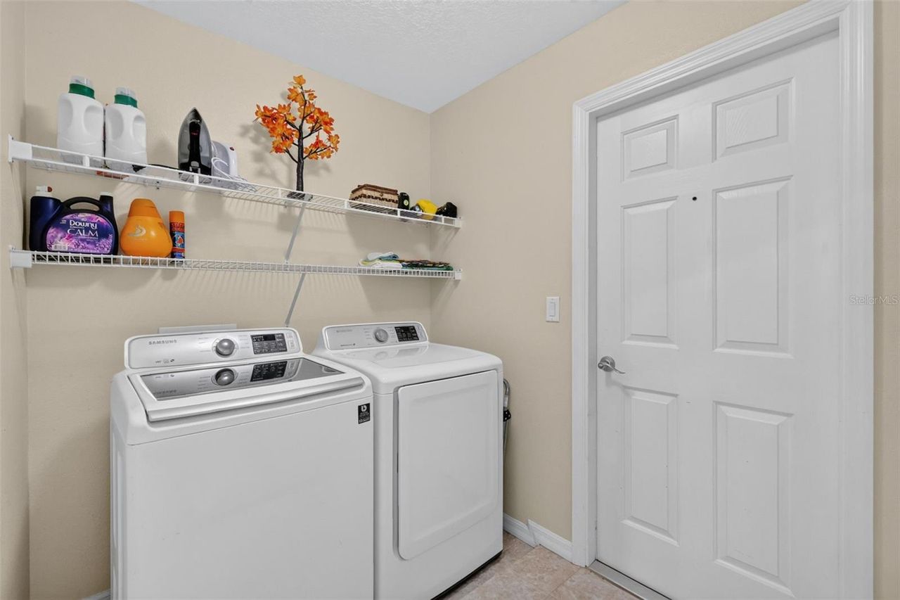 6121 HUNTERS RIDGE AVENUE — photo 35