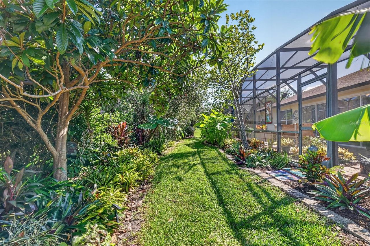 6121 HUNTERS RIDGE AVENUE — photo 48