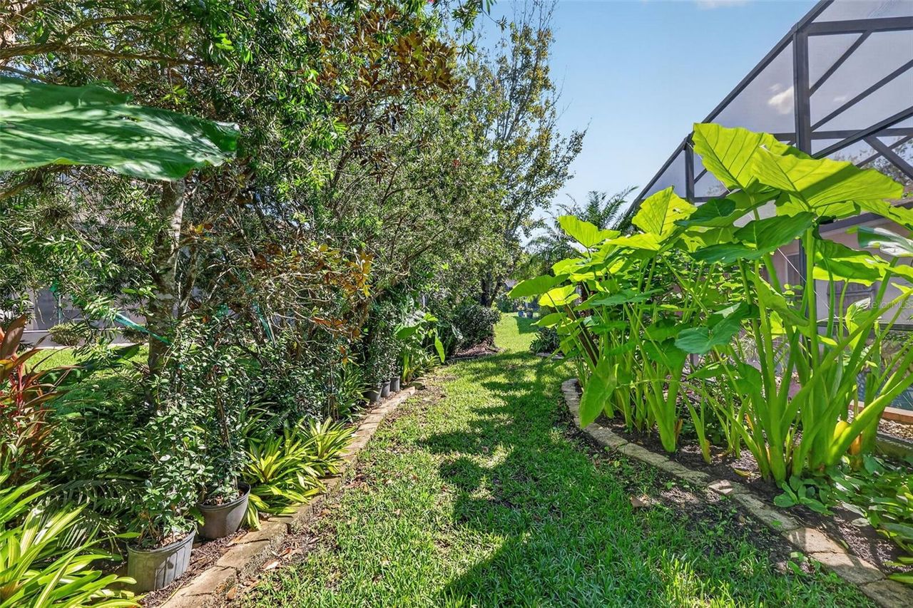 6121 HUNTERS RIDGE AVENUE — photo 49