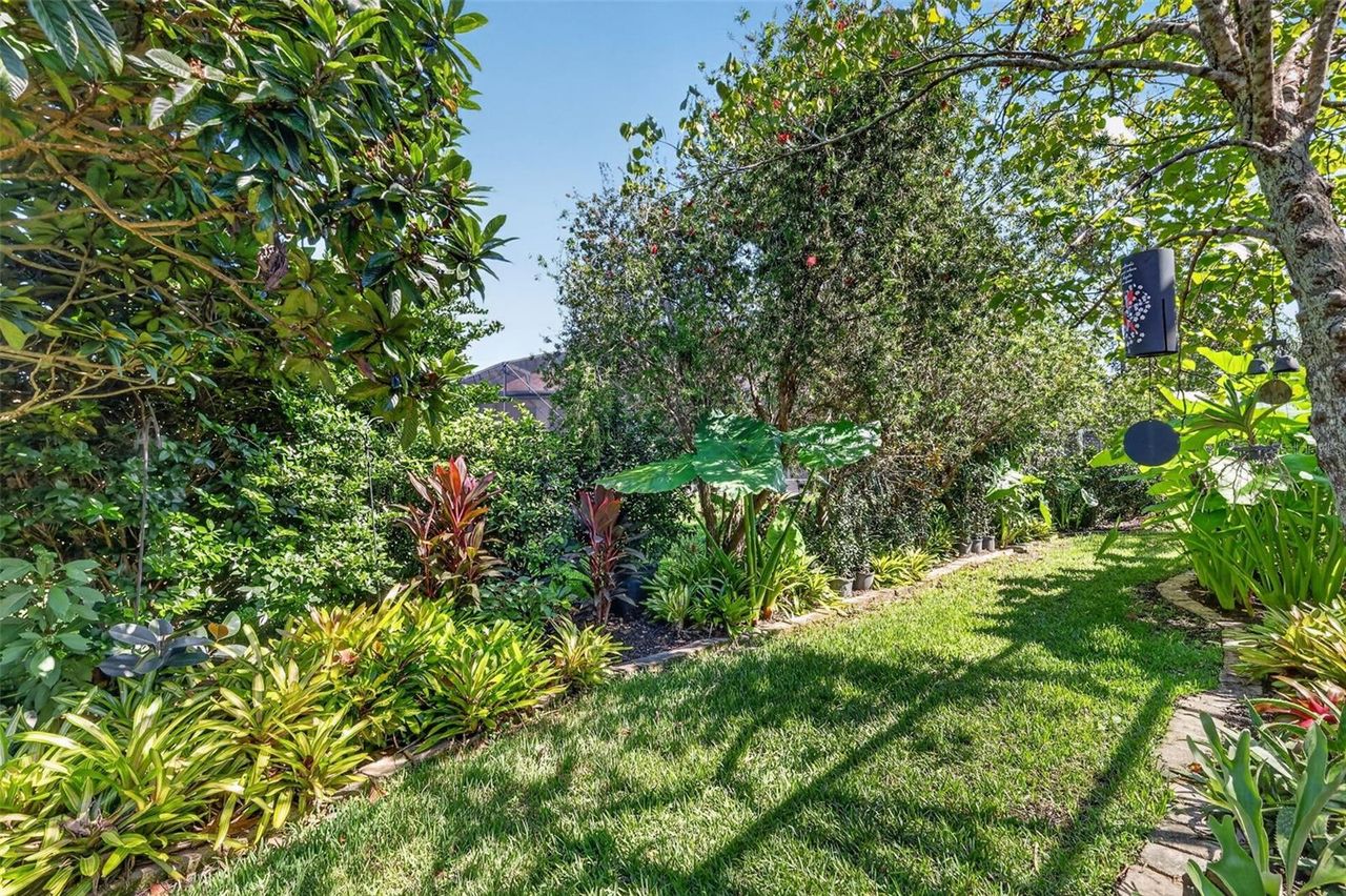 6121 HUNTERS RIDGE AVENUE — photo 51