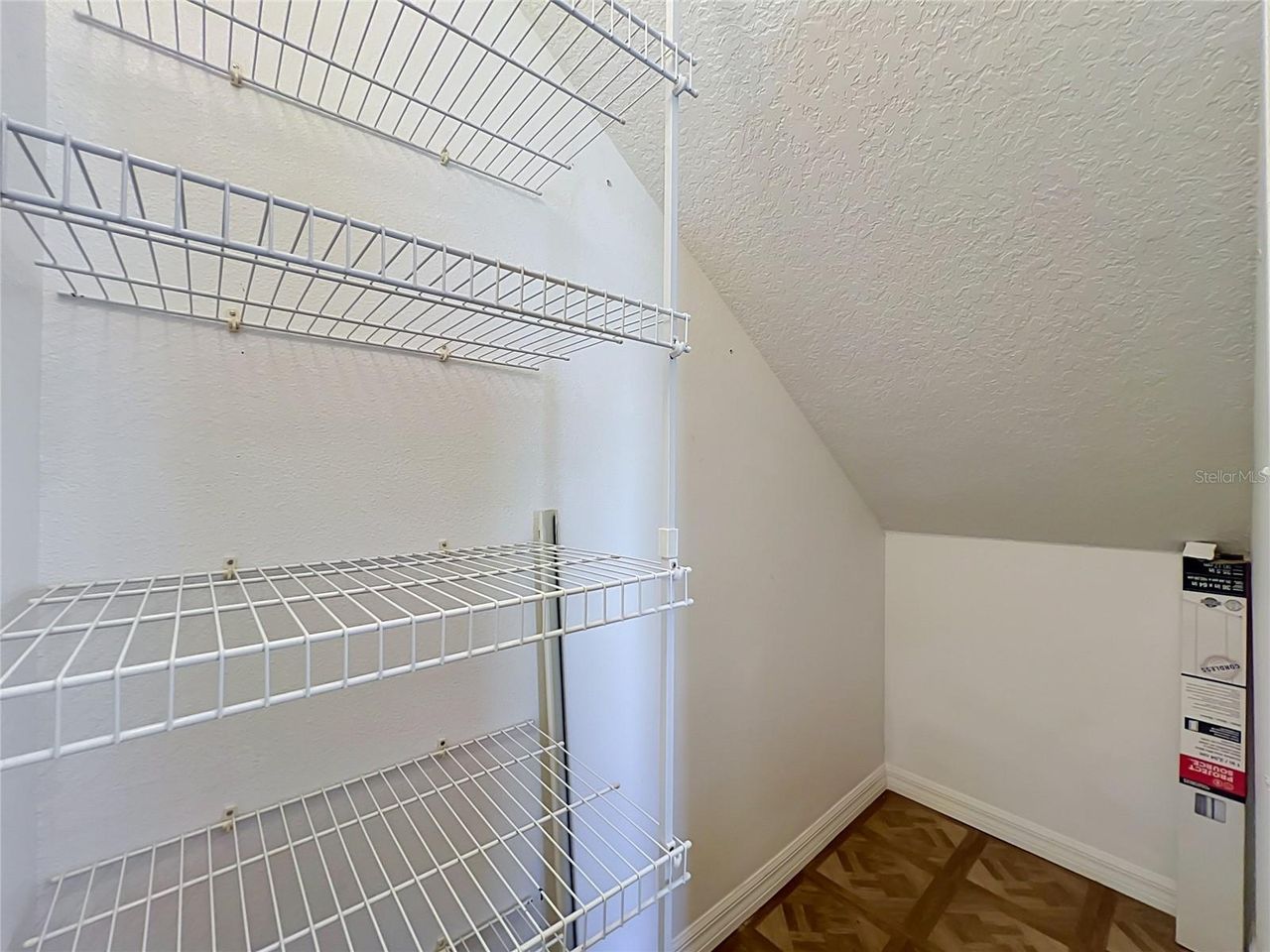8805 COURTYARD LANE — photo 10