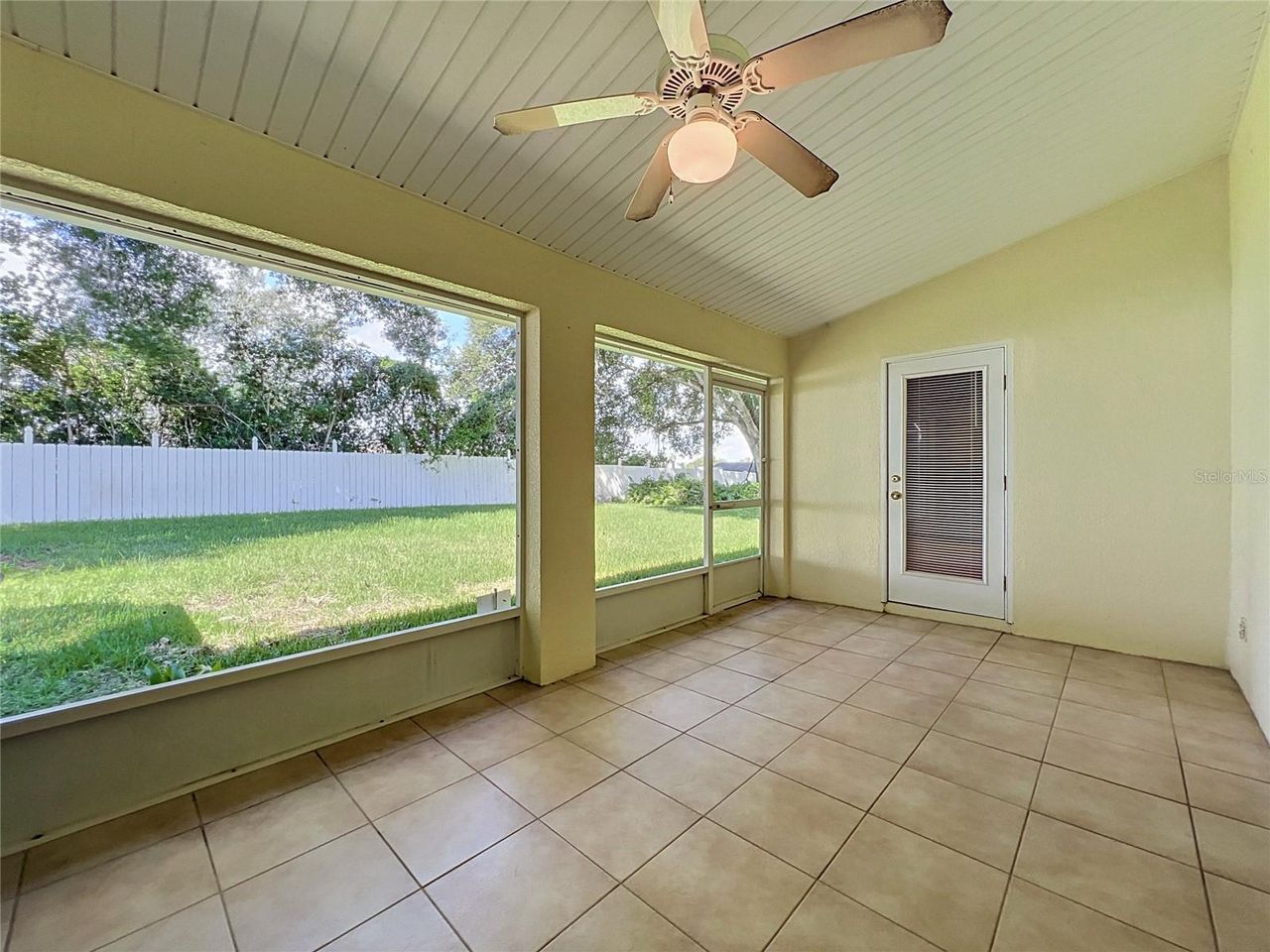 8805 COURTYARD LANE — photo 13