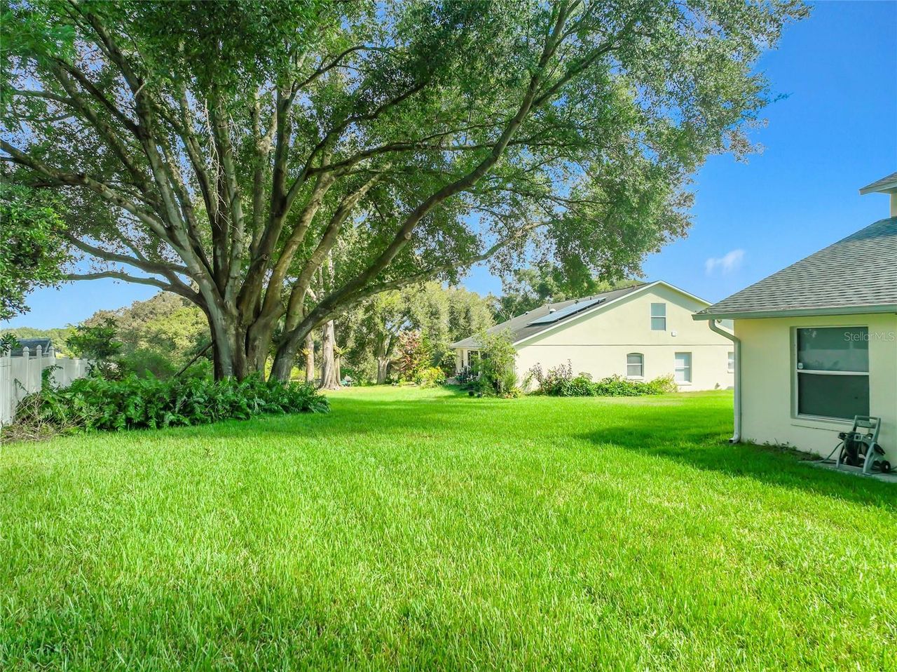8805 COURTYARD LANE — photo 16
