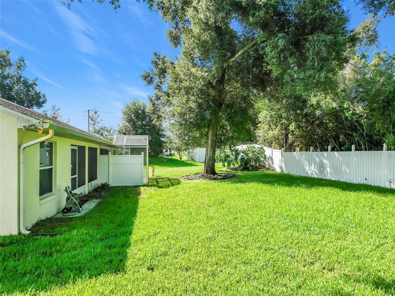 8805 COURTYARD LANE — photo 18
