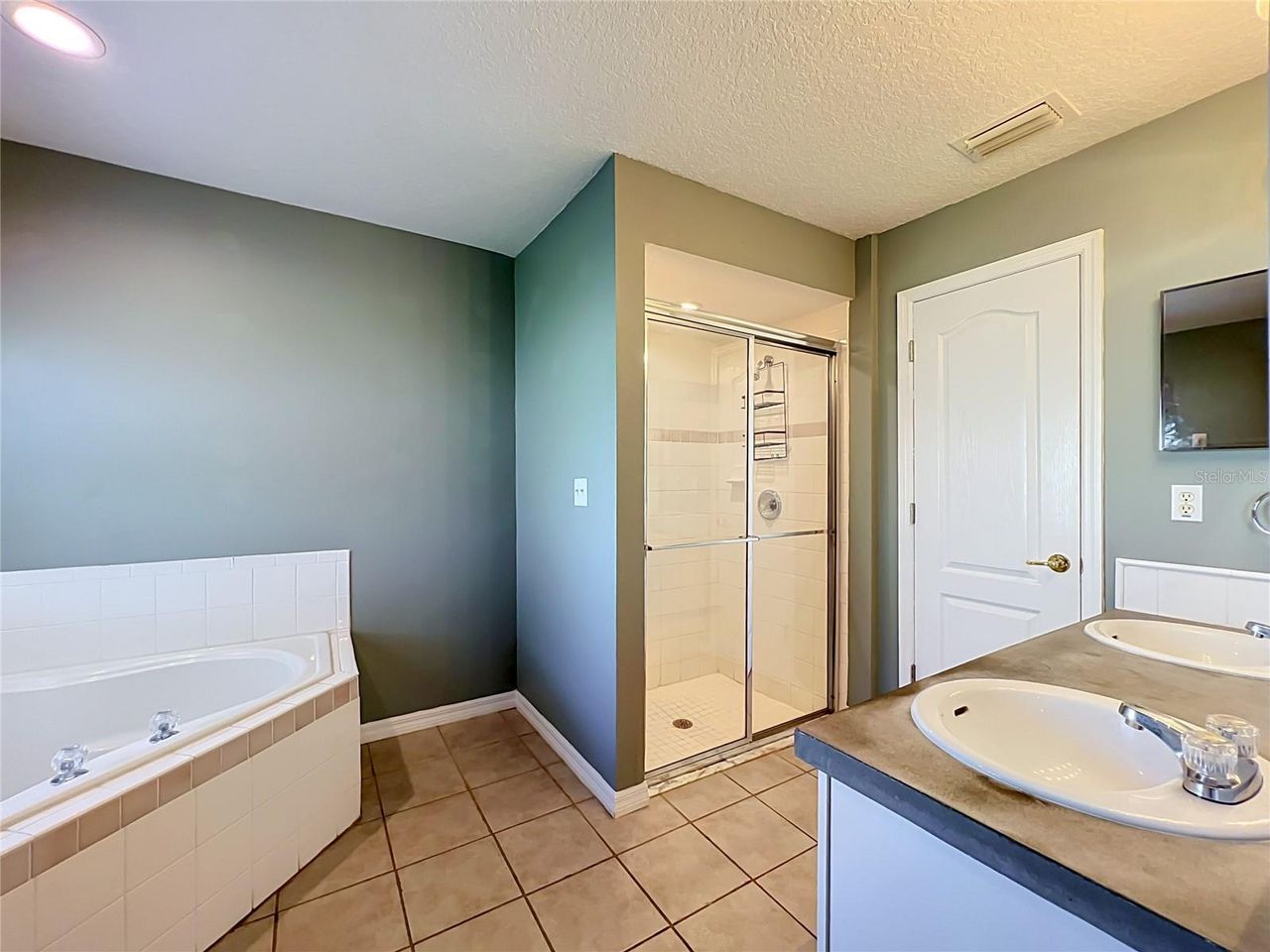 8805 COURTYARD LANE — photo 33