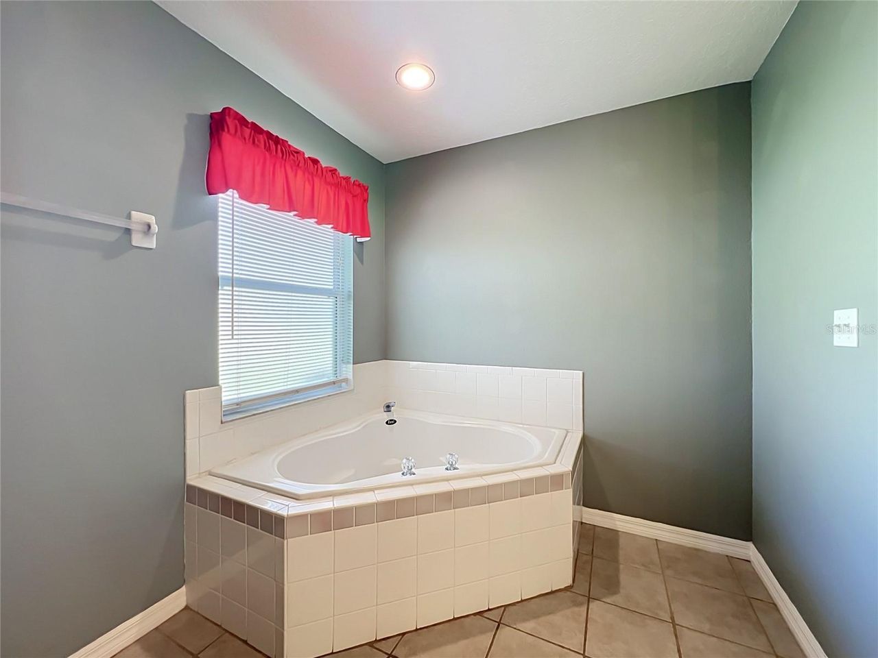 8805 COURTYARD LANE — photo 34