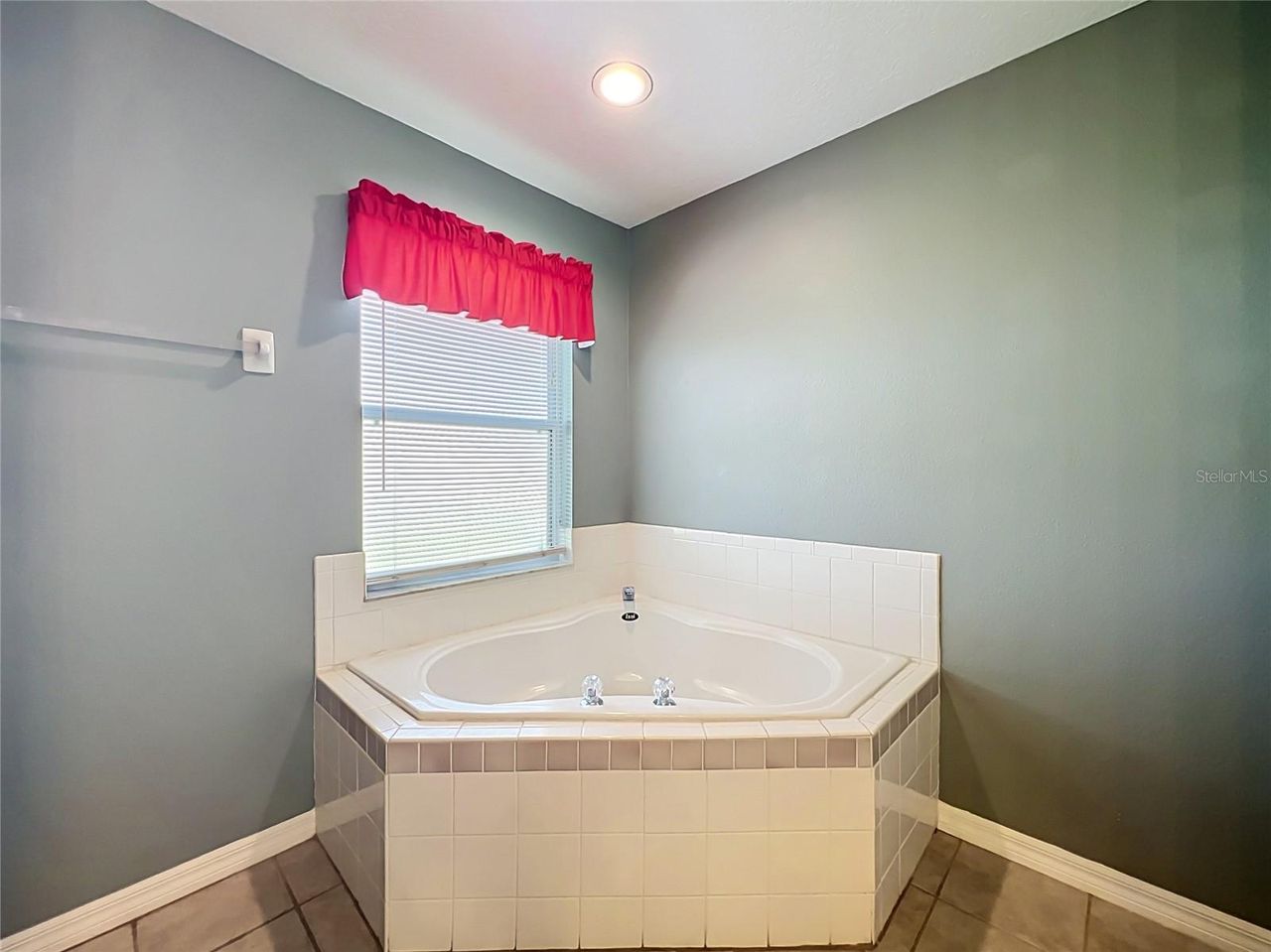 8805 COURTYARD LANE — photo 35