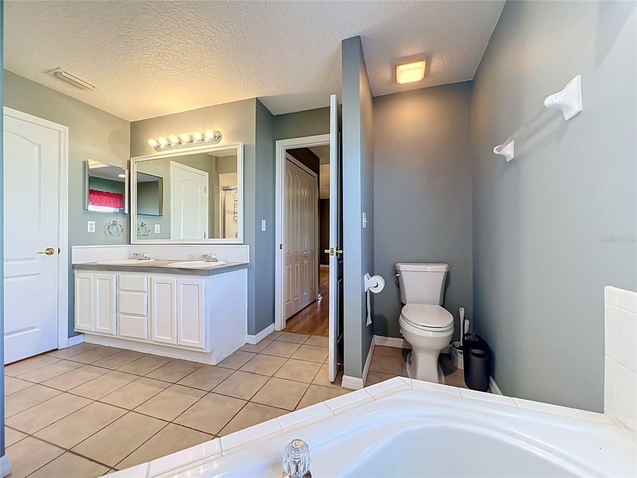8805 COURTYARD LANE — photo 36