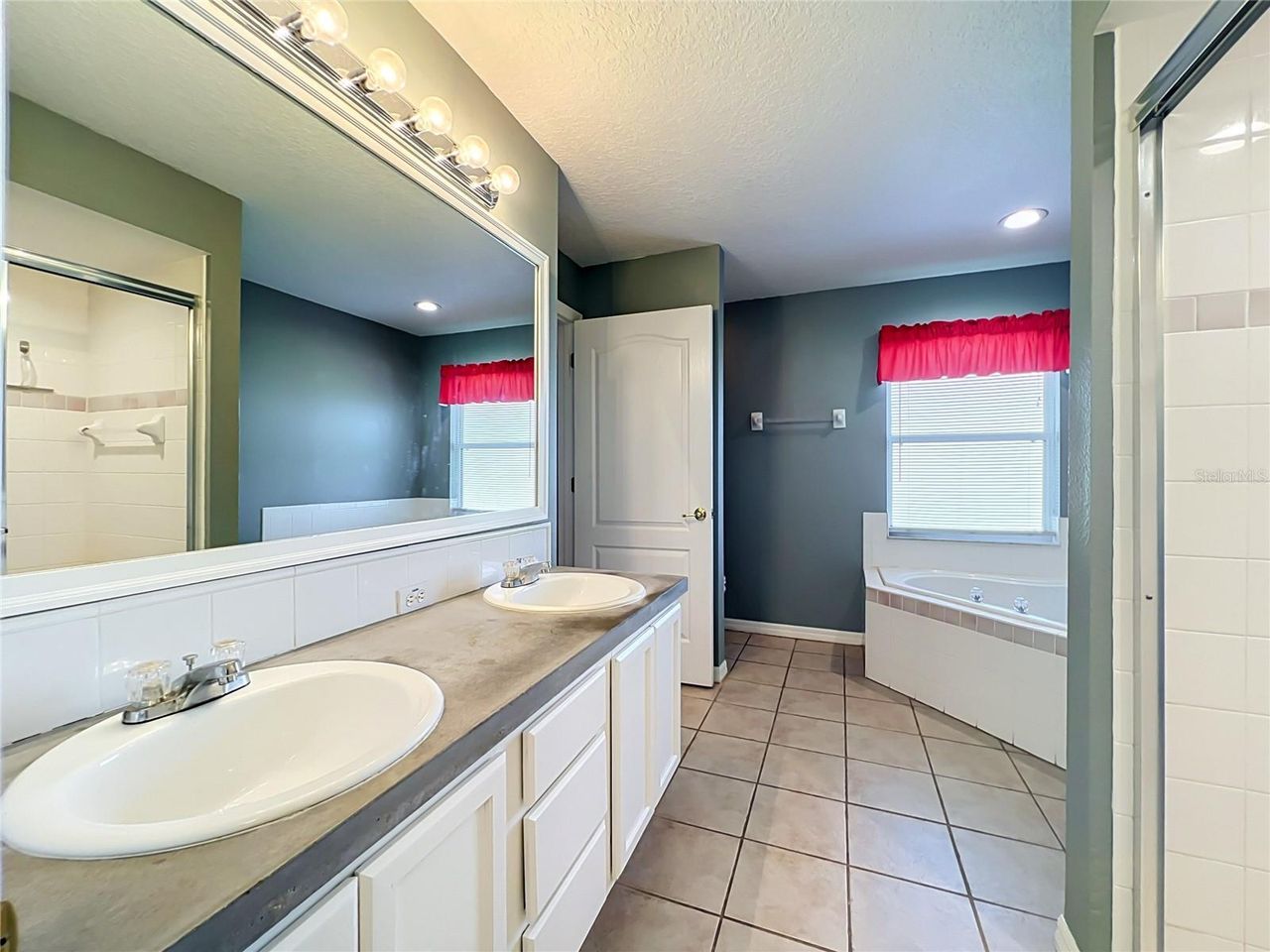 8805 COURTYARD LANE — photo 42