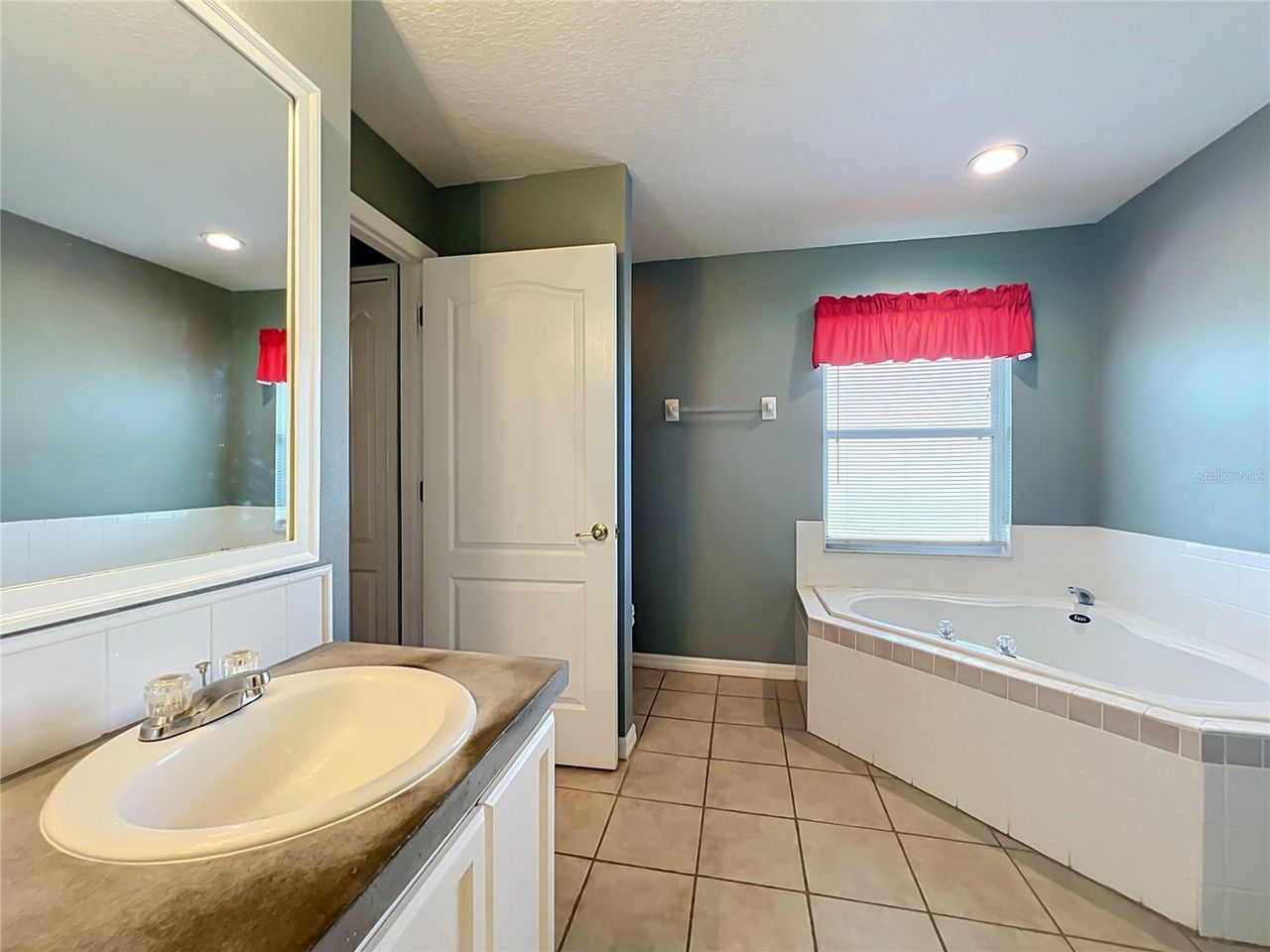 8805 COURTYARD LANE — photo 43