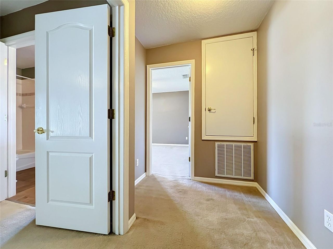 8805 COURTYARD LANE — photo 49