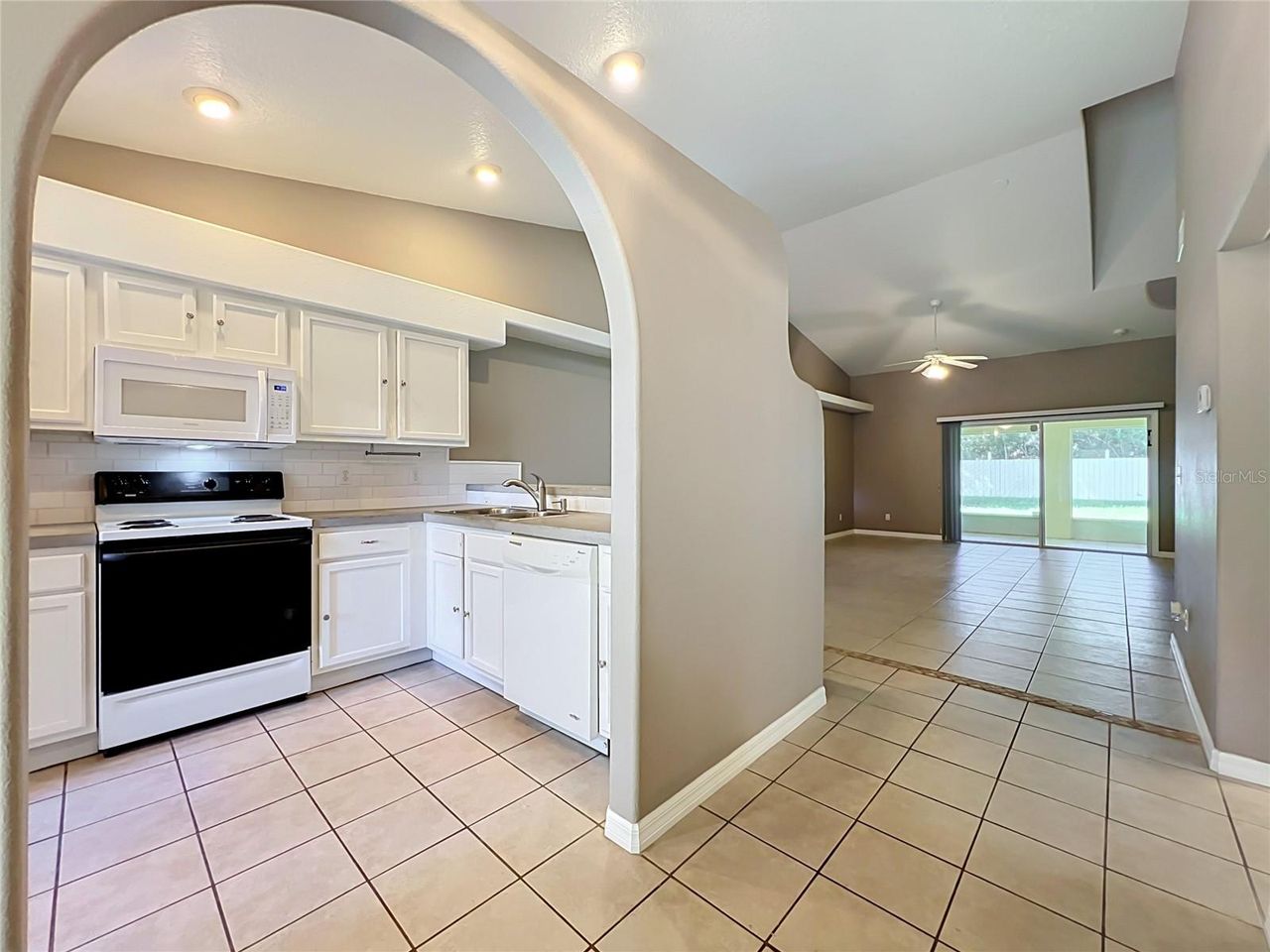 8805 COURTYARD LANE — photo 66