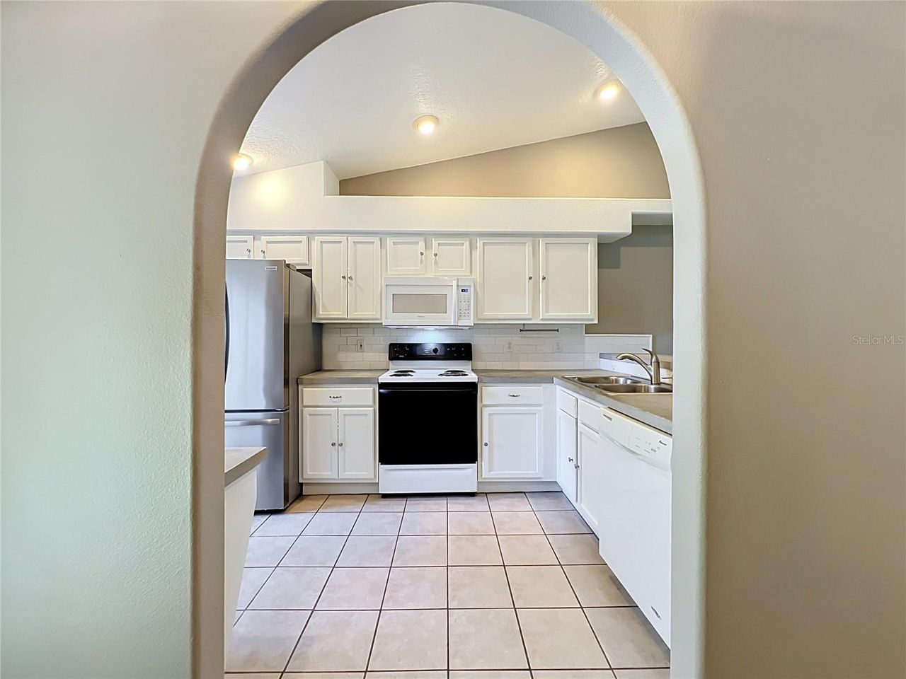 8805 COURTYARD LANE — photo 67