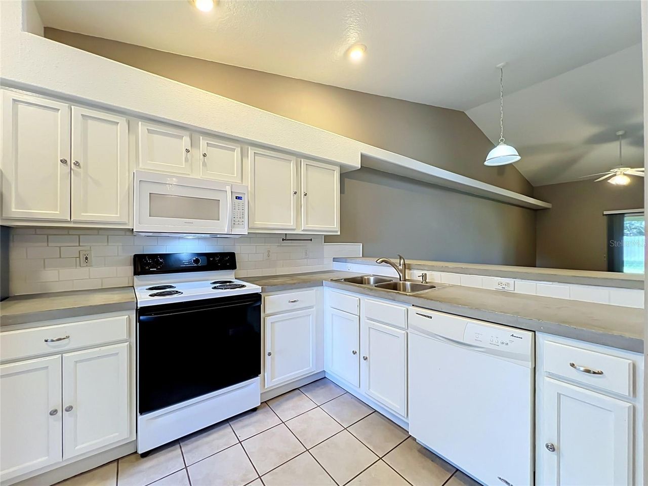 8805 COURTYARD LANE — photo 70
