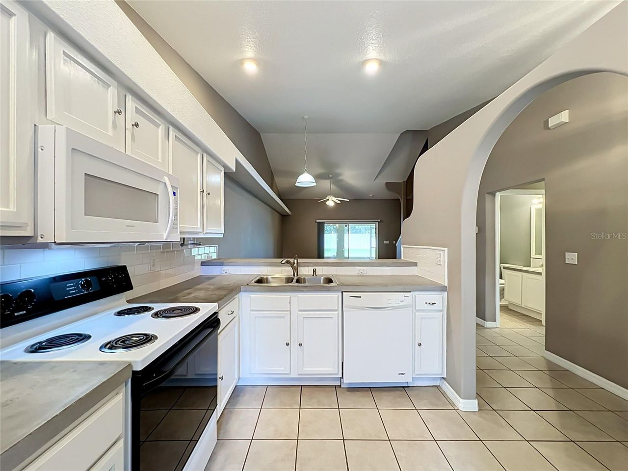 8805 COURTYARD LANE — photo 72