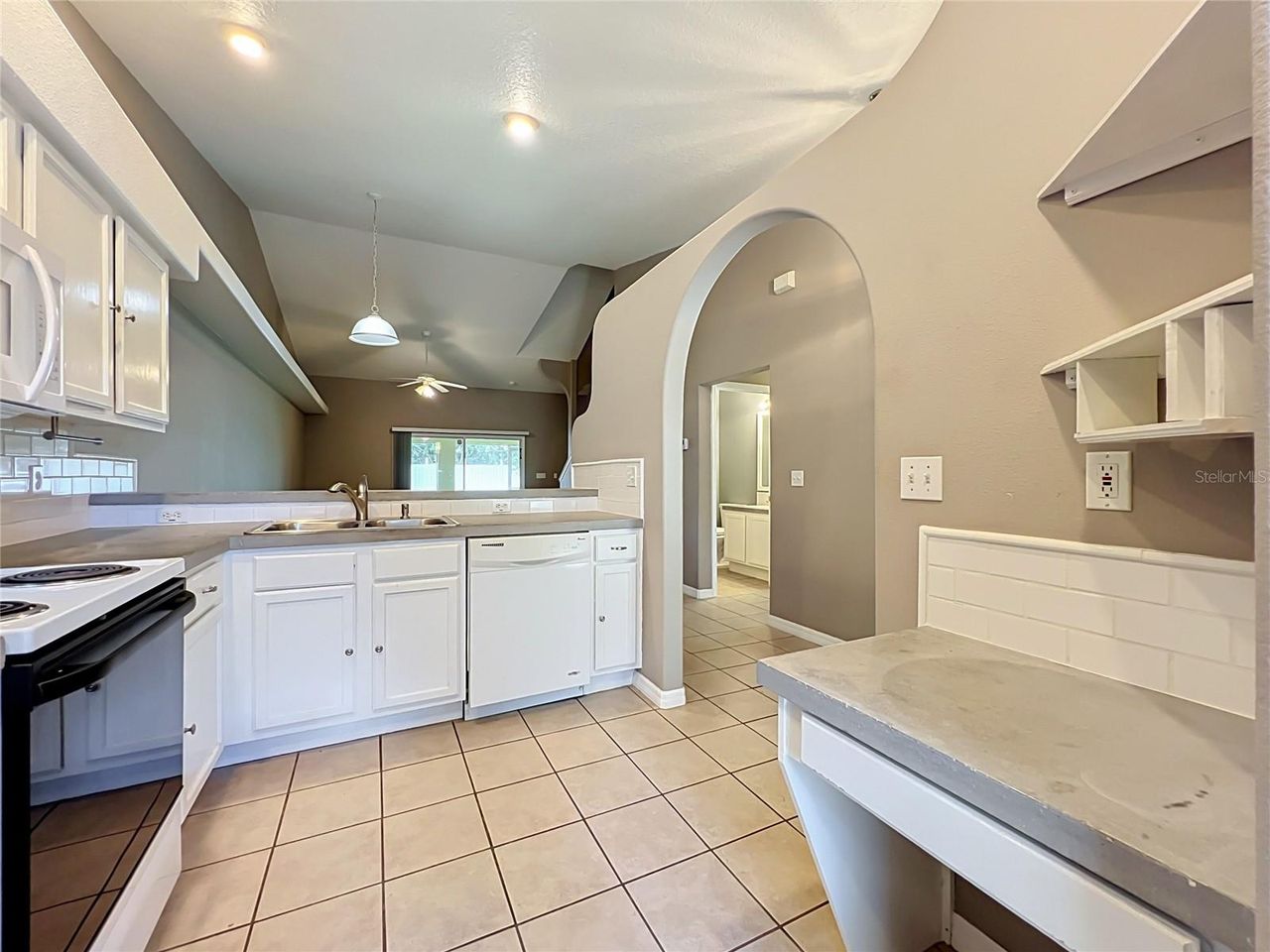 8805 COURTYARD LANE — photo 73