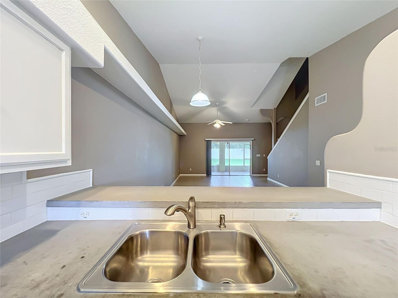 8805 COURTYARD LANE — photo 74