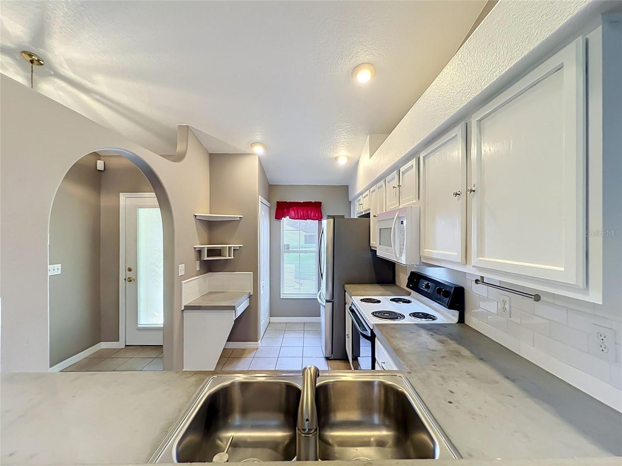 8805 COURTYARD LANE — photo 75