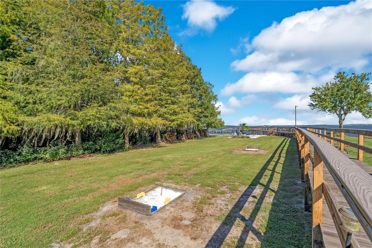 11914 SUSSEX HILL WAY — photo 37