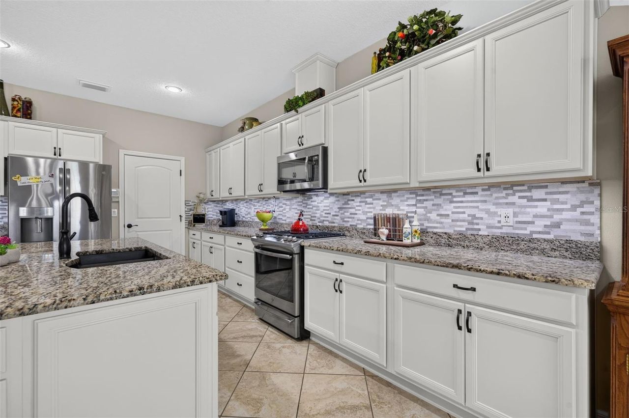 164 SILVER MAPLE ROAD — photo 16